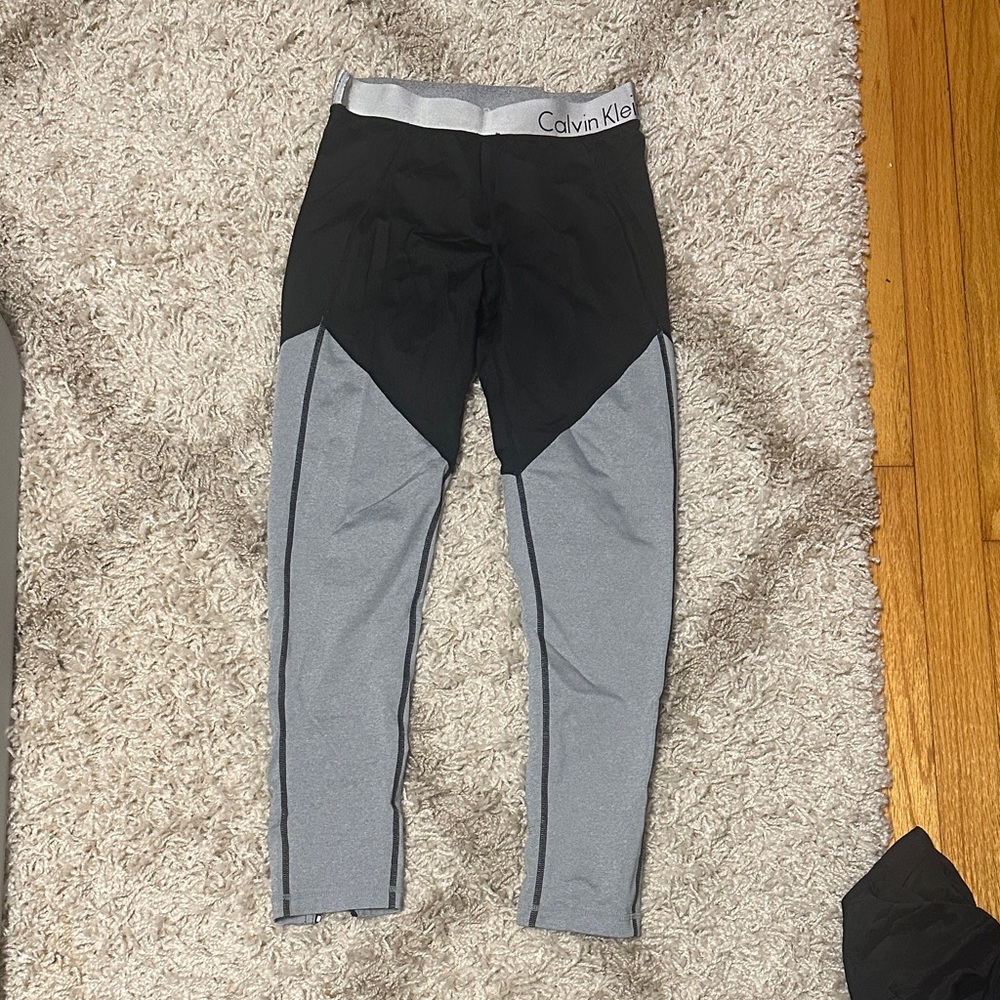 Women’s Black and Gray Leggings